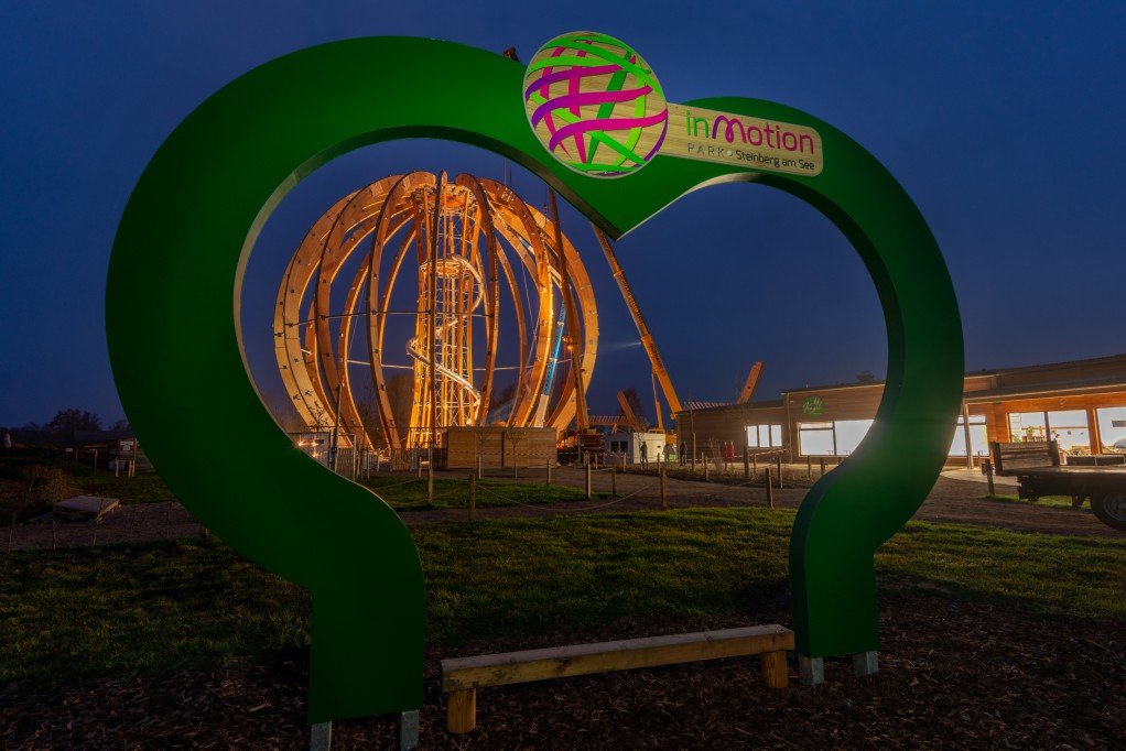 Erlebnisholzkugel am Steinberger See